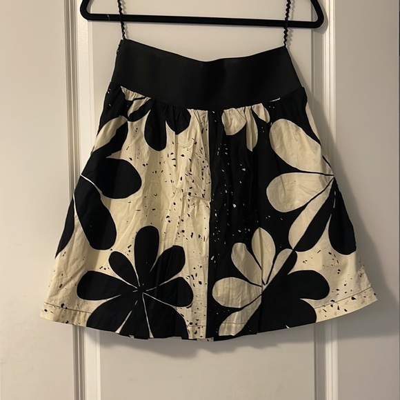 Floral Skirt with Button Details - Picture 2 of 5